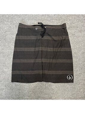 Volcom Jazzy 20" Black Boardshorts Size 34 With Pocket & Cinch Fly